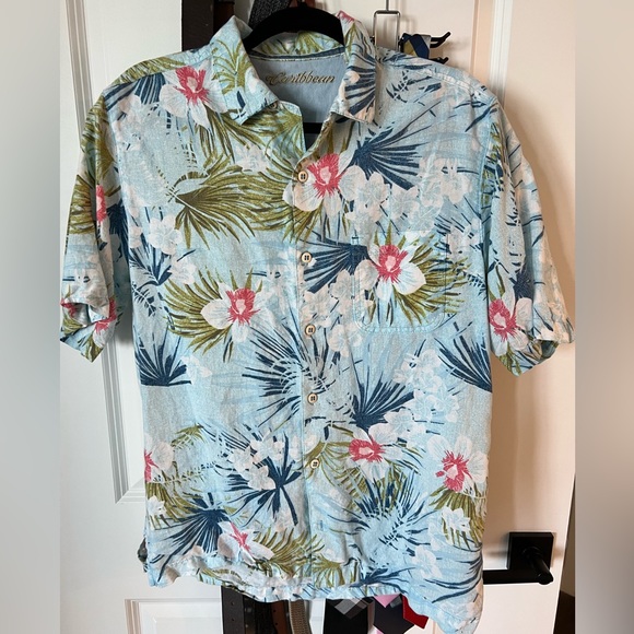 Hawaiian Shirt - Picture 1 of 2